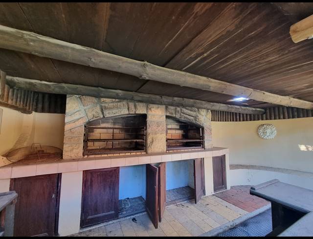 4 BEDROOM HOUSE FOR SALE IN TABLE VIEW